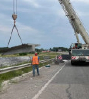 На Харківщині облаштували 2 понтонні переправи на місці зруйнованих мостів