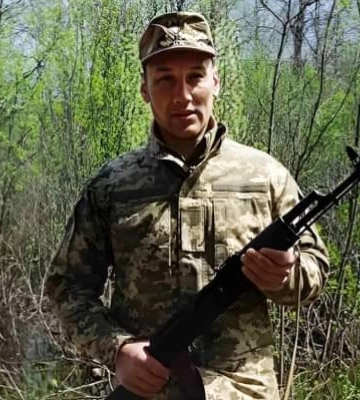 Повертається на щиті солдат з Рівненщини, якого на Запоріжчині вбила російська міна