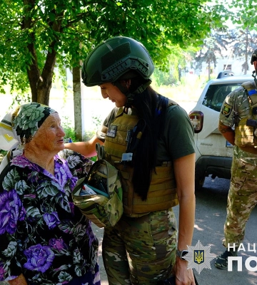 «Білі Янголи» забезпечують супровід для доставки пенсій у села Донеччини