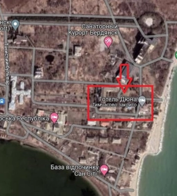 По гостинице в Бердянске – прямое попадание: в ВСУ заявили, что оккупанты грузовиками вывозили тела