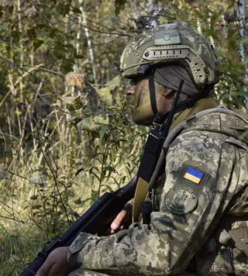 &quot;Из-за вас война&quot;: под Черкассами 21-летний мужчина избил военного на костылях