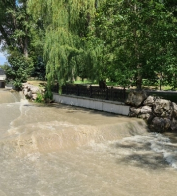 Злива затопила сімферопольські парки 