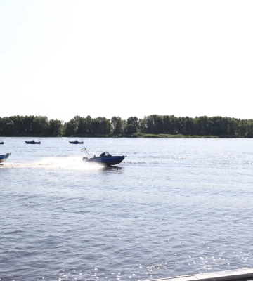 5 сучасних катерів для водної поліції Київщини передала бізнесвумен Мітці Пердью