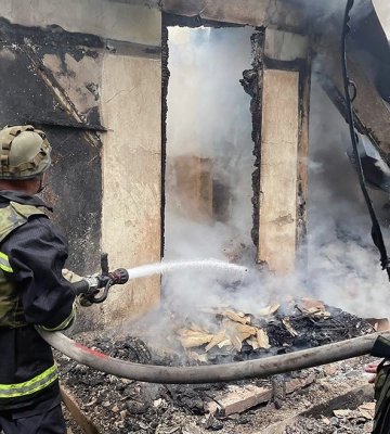 Доба на Харківщині: обстріляні села, пожежі та підірваний трактор