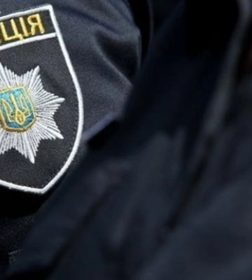 На Черкащині 17-річний хлопець пограбував чоловіка і його доньку. Поліція відкрила справу