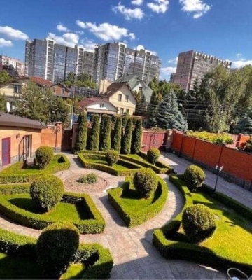 У Дніпрі продають будинок в стилі Пшонки