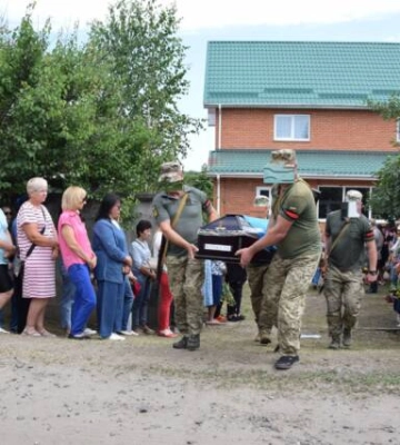 На Кіровоградщині провели в останню путь військових 
