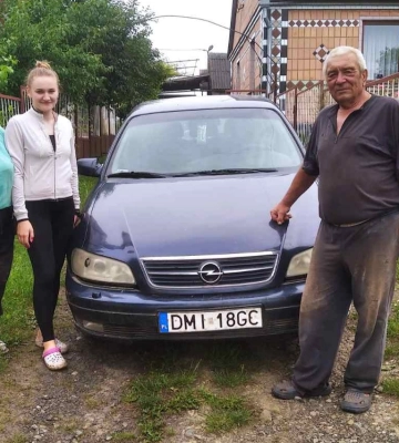 Родина з Волині передала власний автомобіль для потреб ЗСУ