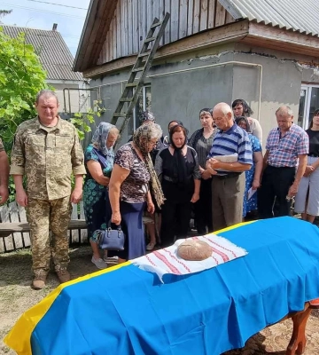 Громада на Рівненщині попрощалася з 40-річним Героєм