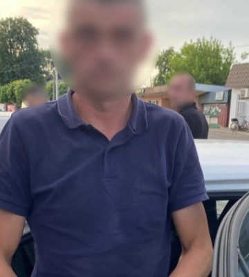 На Волині затримали чоловіка, який пограбував та намагався зґвалтувати дівчину