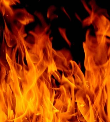 В Одесі спалахнув багатоповерховий будинок
