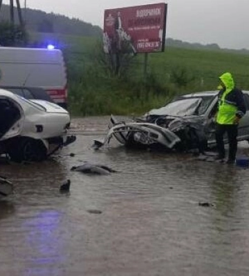 На Львівщині зіткнулися чотири автомобілі: є постраждалі