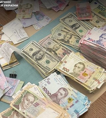 4 млн наличными. Разоблачена сеть подпольных покер-клубов в Киеве и Одессе