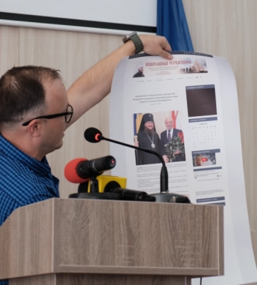 Євпак вручив Бондаренку роздруківки з його фото (ВІДЕО)