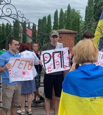 В Хмельницкой области суд обязал представителей УПЦ МП освободить территорию церкви