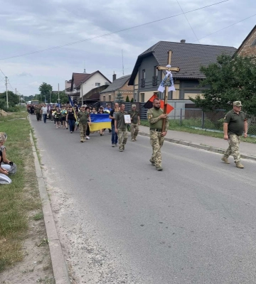 Мужній воїн, чудовий чоловік і батько: у Луцькому районі попрощалися із Героєм Віктором Сосницьким, який загинув від обстрілу