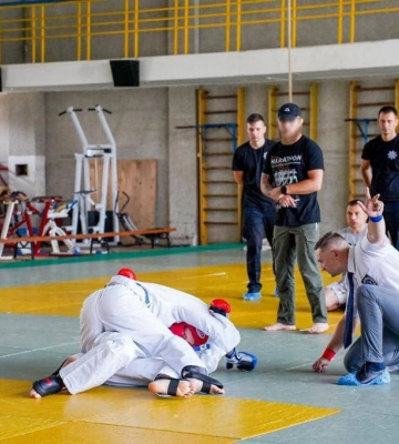 Закарпатські поліцейські боролися за першість у змаганнях з рукопашного бою