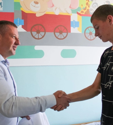 Шакирзян з волонтерами доставили гуманітарну допомогу для онкохворих діток