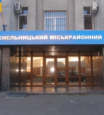У Хмельницьку винесли вирок хлопцю, що вбив і зґвалтував 16-річну дівчину
