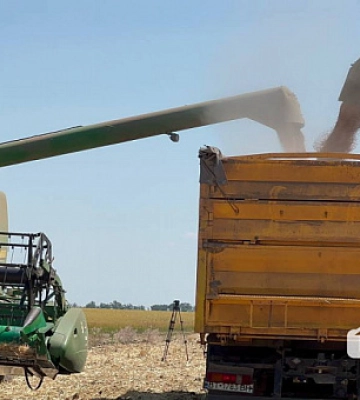 Аграрії Дніпропетровщини продовжують збирати врожай