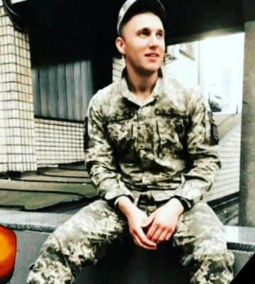 Батьки і четверо братів втратили найдорожчу людину. Від важких поранень зупинилось серце 24-річного Максима з Дніпропетровщини