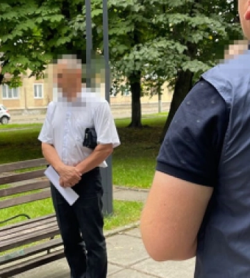 На Львівщині на хабарі затримали двох посадовців