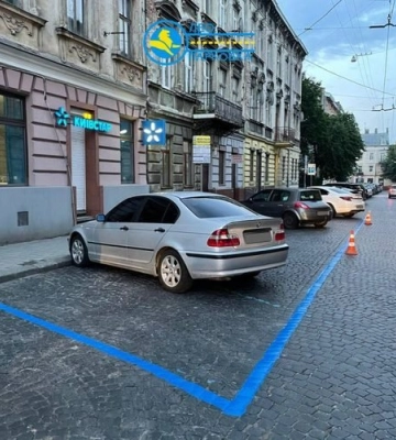 У Львові оновили розмітку майданчиках ЛеоПарковки