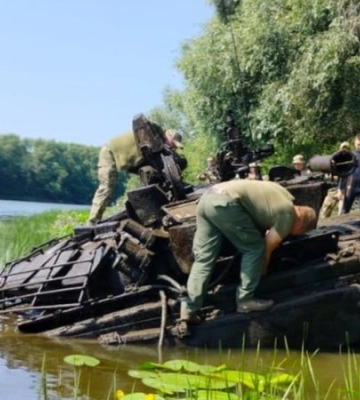 З річки Десна на Чернігівщині витягли російський танк