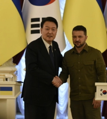 Формула миру, продовольча й енергетична безпека: Зеленський зустрівся президентом Кореї