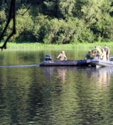 На Чернігівщині з Десни витягнули російський танк, який тепер послужить ЗСУ