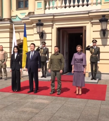 Зеленський показав відео зустрічі з президентом Південної Кореї