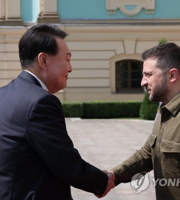 Зеленський зустрівся із президентом Південної Кореї Юн Сок Йолем