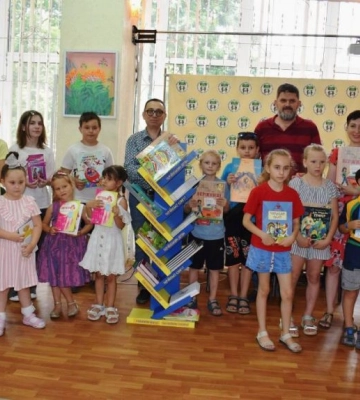 У Миколаєві продовжується реалізація Всеукраїнського проекту «Українським дітям – українську книгу»