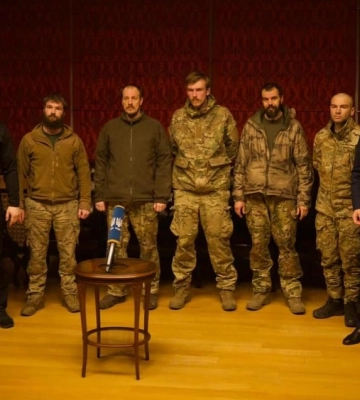 Зеленський повідомив, що в Україну з Туреччини повертаються командири, які обороняли «Азовсталь»