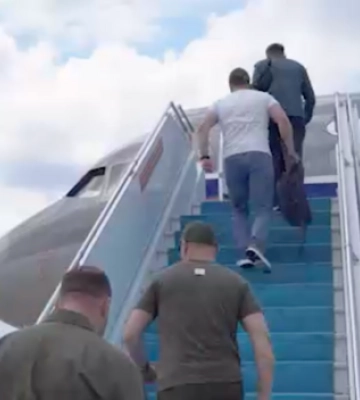 Захисники &quot;Азовсталі&quot; повертаються в Україну