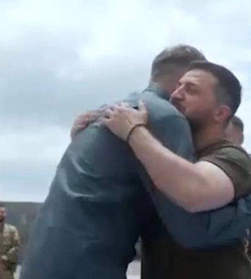 Військові з Азовсталі Прокопенко, Паламар, Волинський, Хоменко і Шлега разом із Зеленським повернулися з Туреччини до України. ВIДЕО