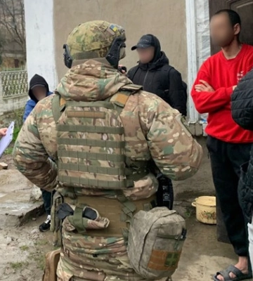 Крали гроші, називаючись працівниками банку: на Харківщині судитимуть телефонних шахраїв
