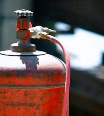 Киевлянам напомнили правила обращения с туристическими газовыми баллонами