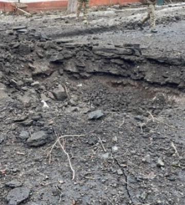 У Харкові виявили дві вирви у ґрунті від ракетних розривів