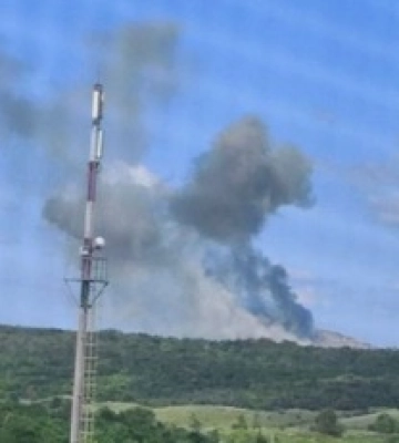 Куріння вбиває: в Луганську після &quot;бавовни&quot; детонує склад з боєприпасами, фото і відео