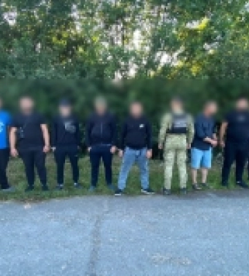 На Закарпатті затримали 15 чоловіків за підозрою у незаконному перетині кордону