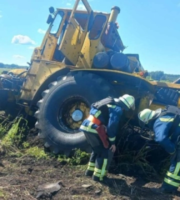 На Харківщині трактор наїхав на протитанкову міну - водій поранений
