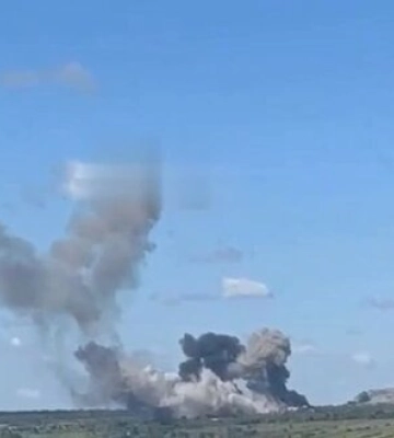 В Луганске прогремели взрывы – высокоточным оружием большой дальности были поражены большие склады с вооружением. ВИДЕО