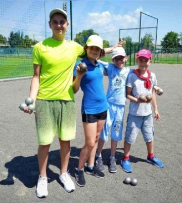 В Ужгороді на стадіоні «Авангард» - заняття із петанку для дітей