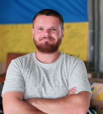 Як волонтерить та допомагає військовим луцький кликун