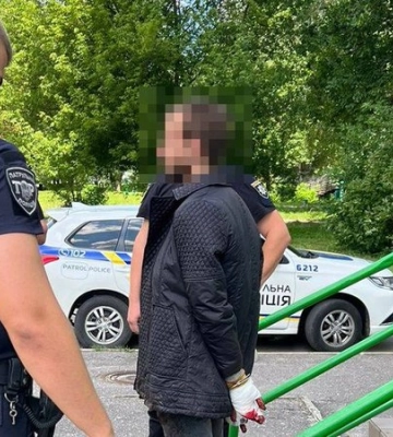 У Харкові 20-річний хлопець убив трьох родичів, викрав автомобіль і скоїв смертельний наїзд