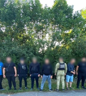 На Закарпатті затримали 15 чоловіків за підозрою у незаконному перетині кордону