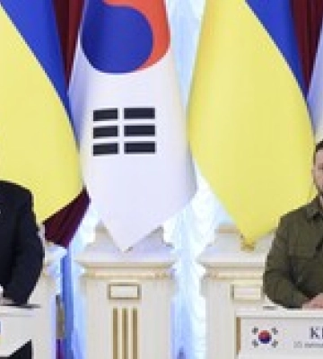 Визит президента Южной Кореи и обострение ситуации на Востоке. Главное за выходные