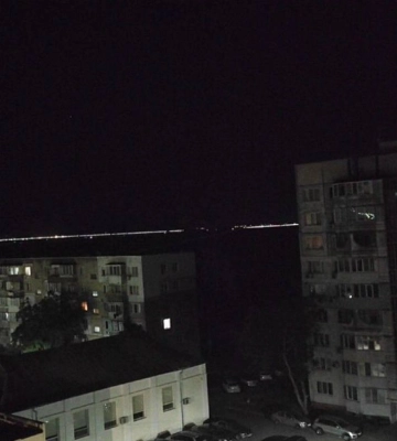 Рух поїздів Кримським мостом зупинено