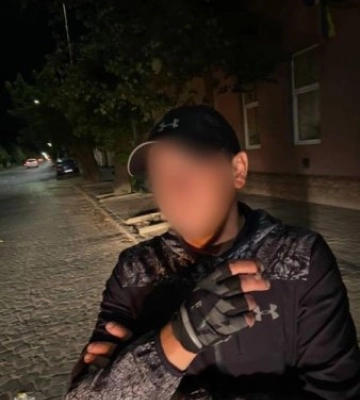 ТОРівці виявили чоловіка, який розгулював Ужгородом вночі з наркотиками